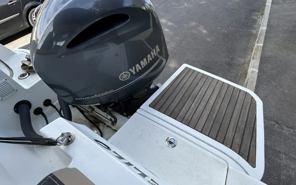 slider 13 Jeanneau Merry Fisher 695