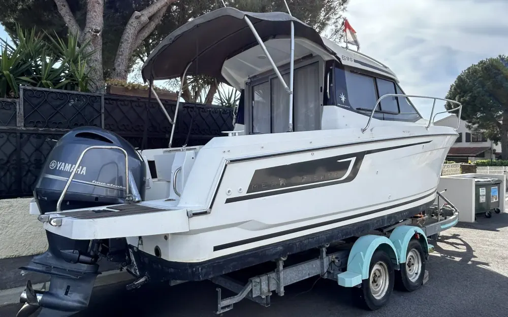 slider 15 Jeanneau Merry Fisher 695