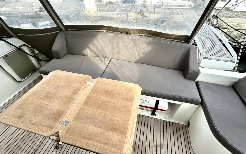 slider 13 Jeanneau Prestige 420 Fly