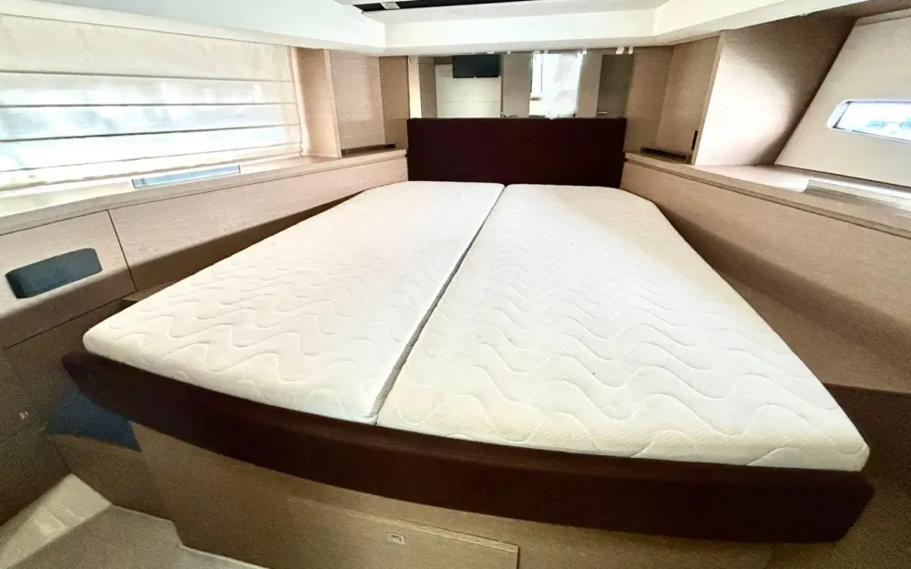 slider 3 Jeanneau Prestige 420 Fly