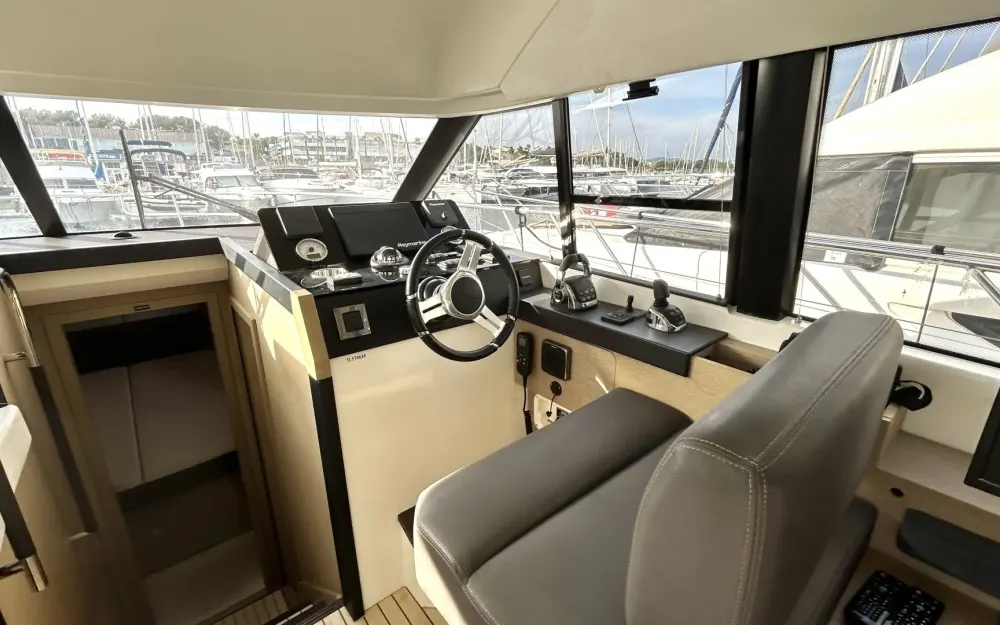 slider 7 Jeanneau Prestige 420 Fly