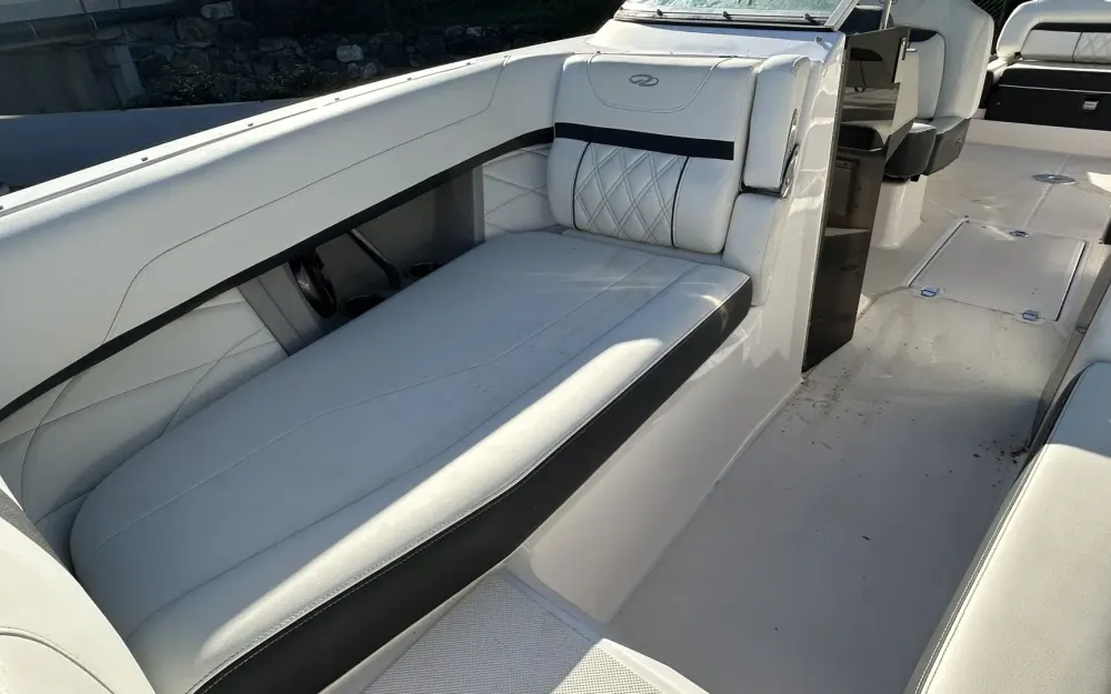 slider 4 Regal  26 Express