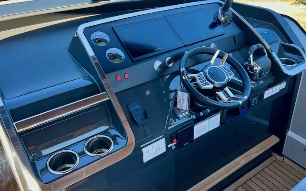 slider 3 Fairline  33