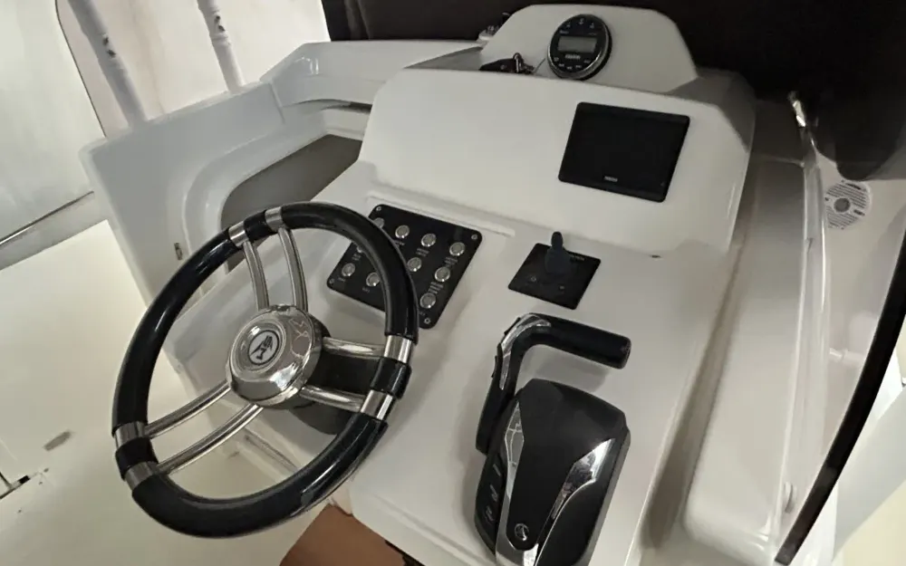 slider 3 White Shark  280 CC Evo