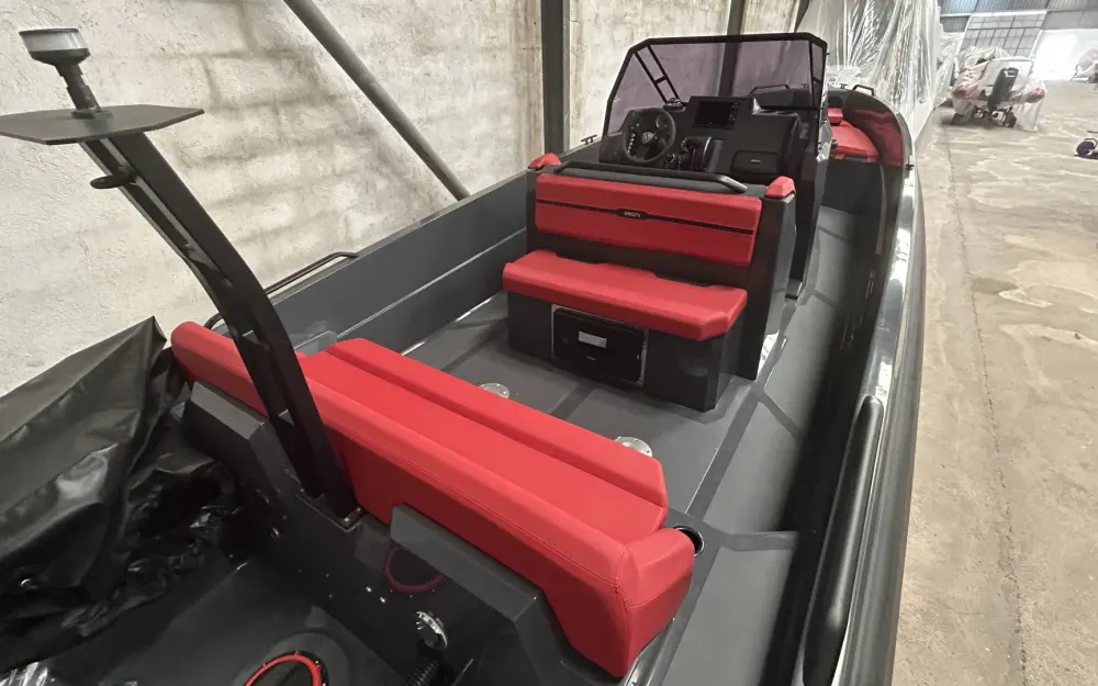 slider 3 Iron Boats  827