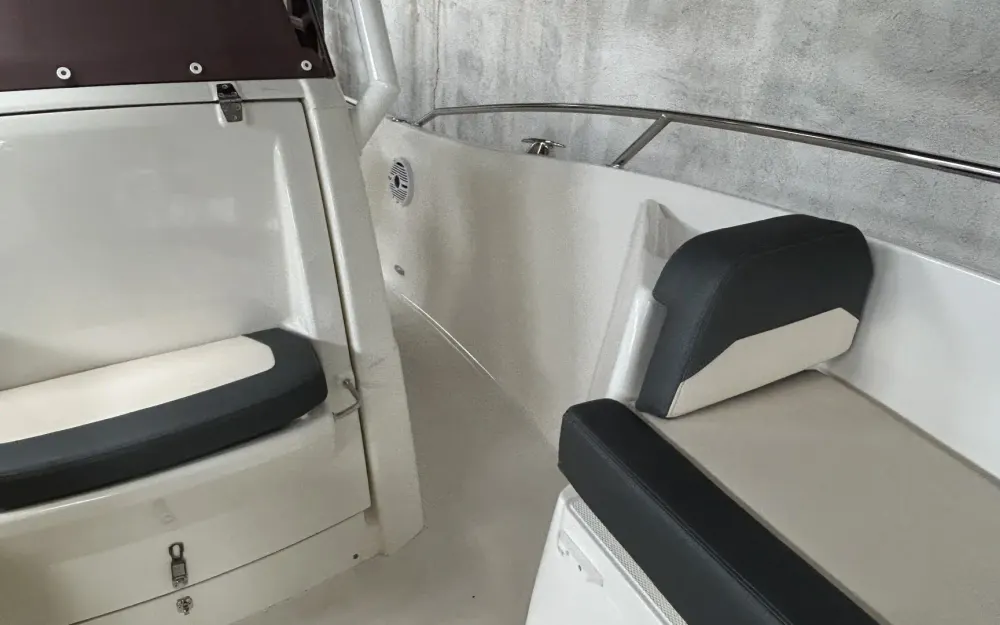 slider 3 White Shark  240 CC