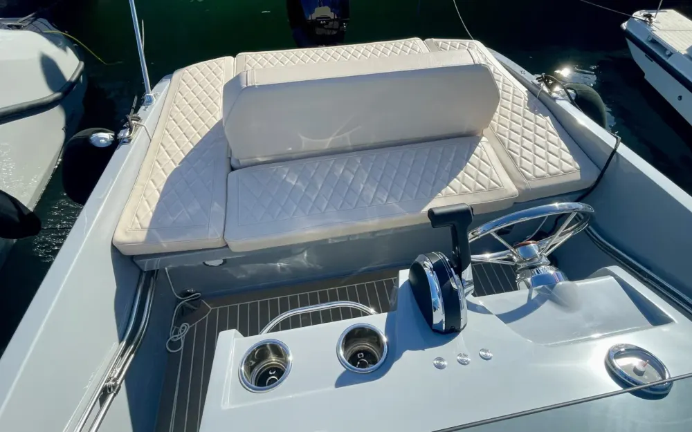 slider 8 Rand Boats Breeze 20