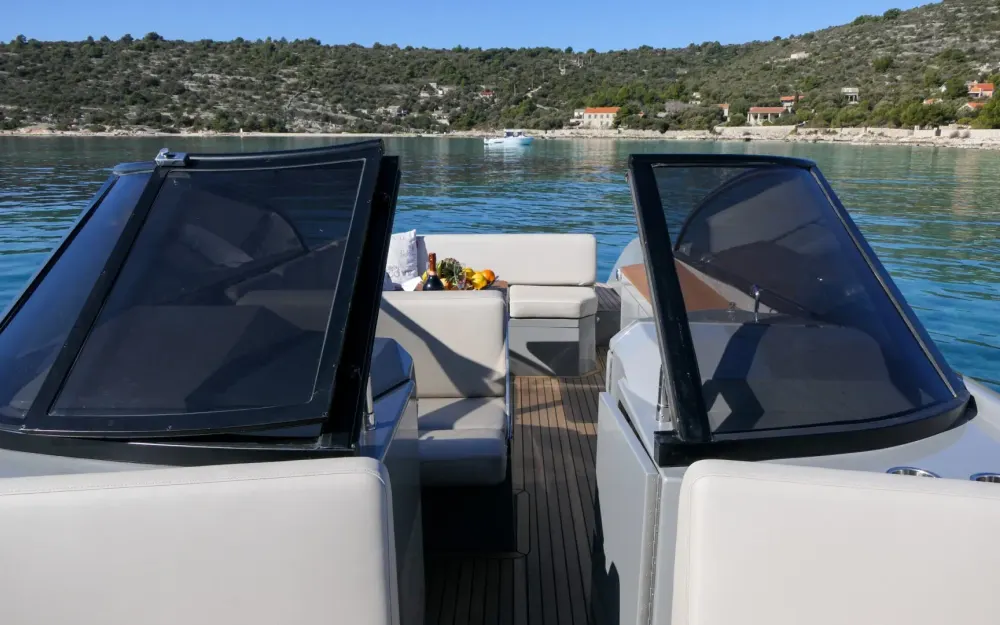 slider 4 Rand Boats Supreme 27