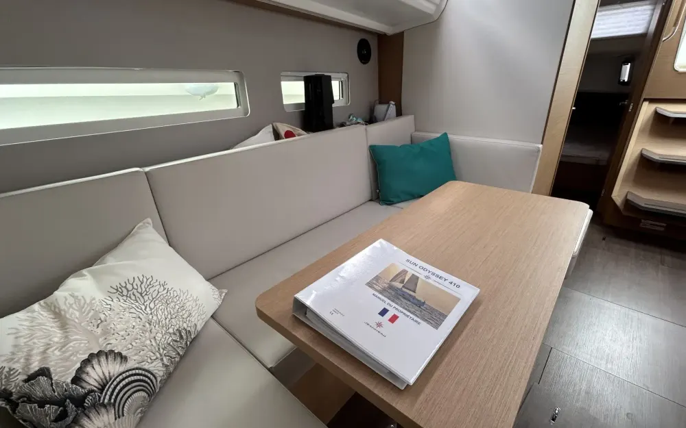 slider 5 Jeanneau Sun Odyssey 410 Performance