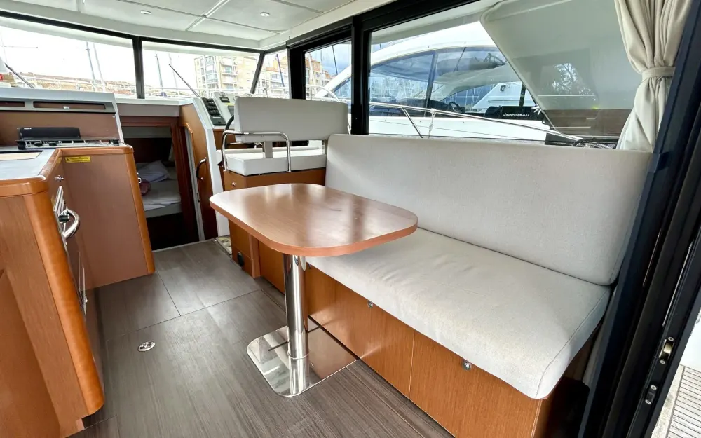 slider 13 Beneteau Swift Trawler 30