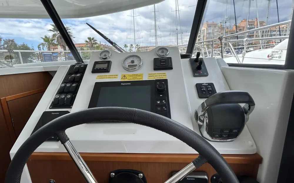 slider 6 Beneteau Swift Trawler 30