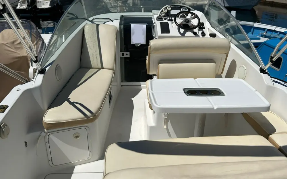 slider 1 Beneteau Flyer 701