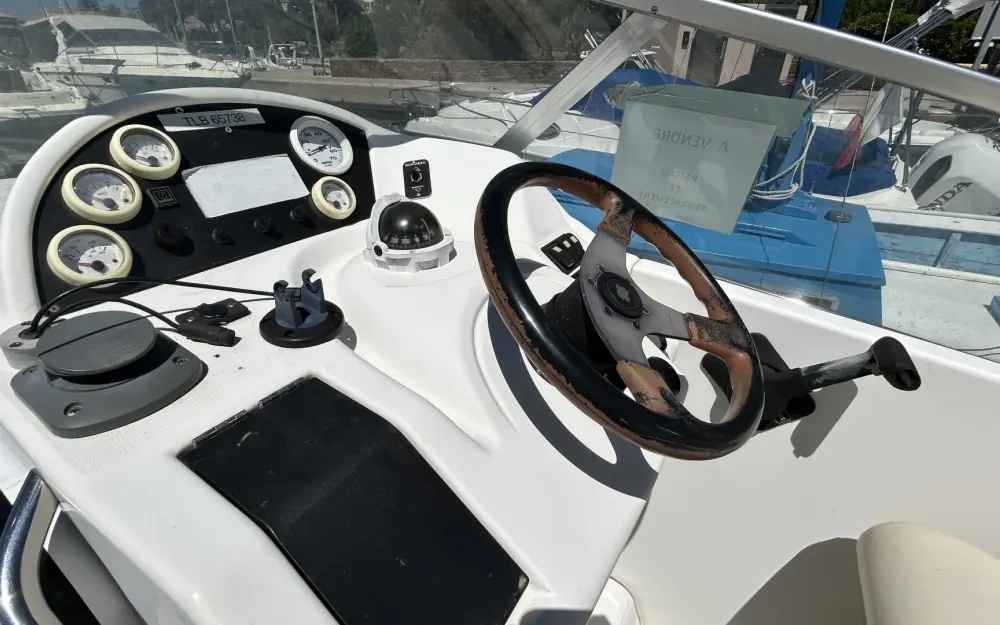 slider 6 Beneteau Flyer 701
