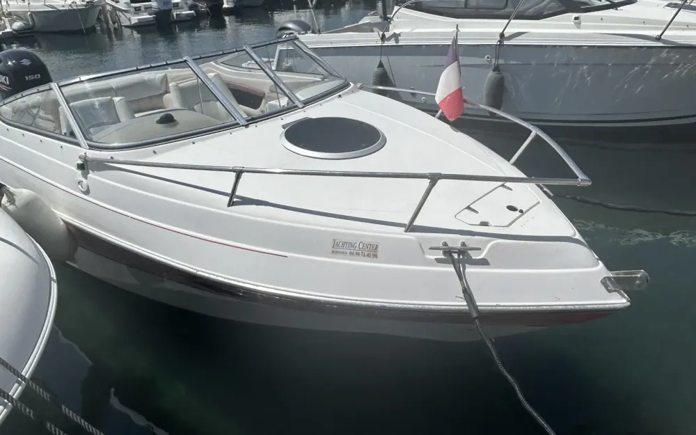 slider 2 Four Winns Sundowner 205