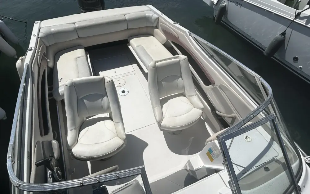 slider 3 Four Winns Sundowner 205