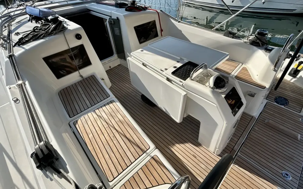 slider 3 Jeanneau Sun Odyssey 410