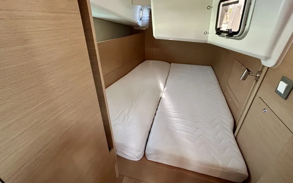slider 6 Jeanneau Sun Odyssey 410