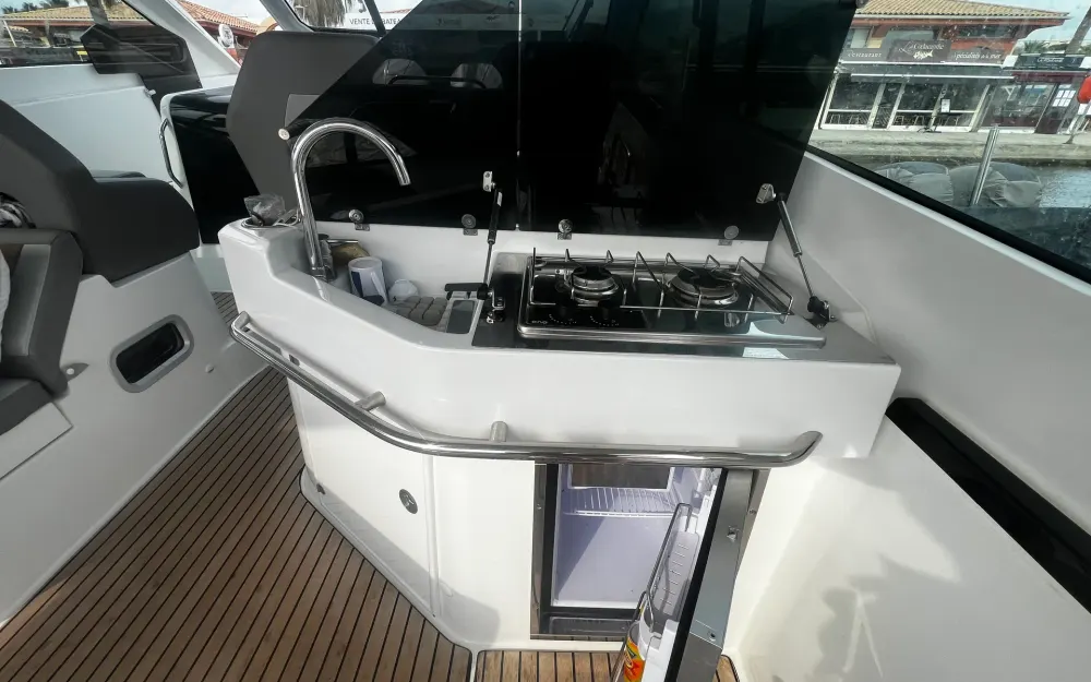 slider 10 Beneteau Gran Turismo 32