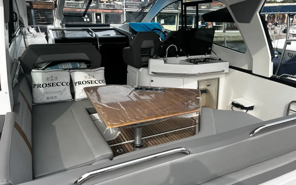 slider 16 Beneteau Gran Turismo 32