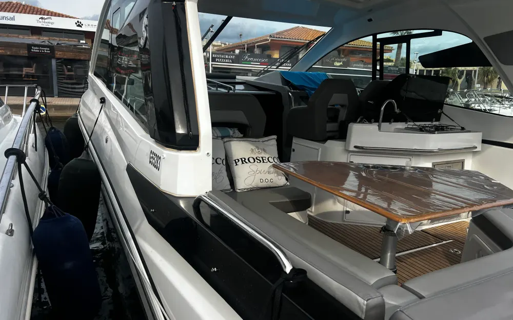 slider 18 Beneteau Gran Turismo 32