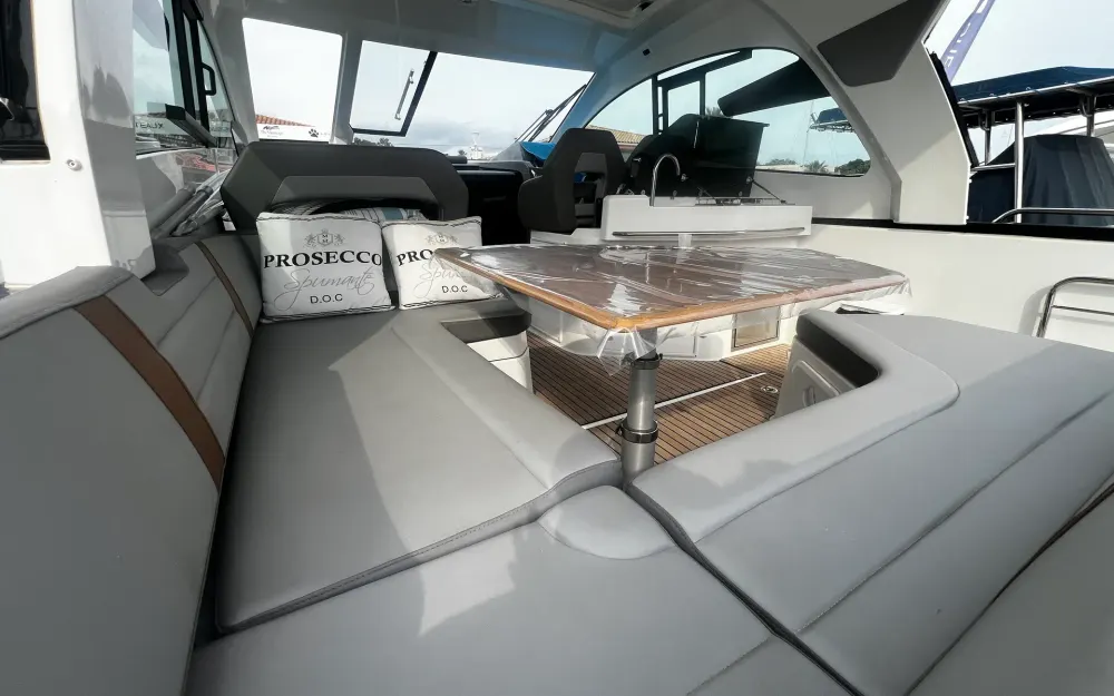 slider 19 Beneteau Gran Turismo 32
