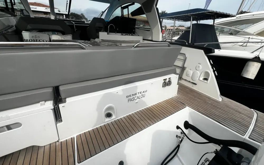 slider 21 Beneteau Gran Turismo 32