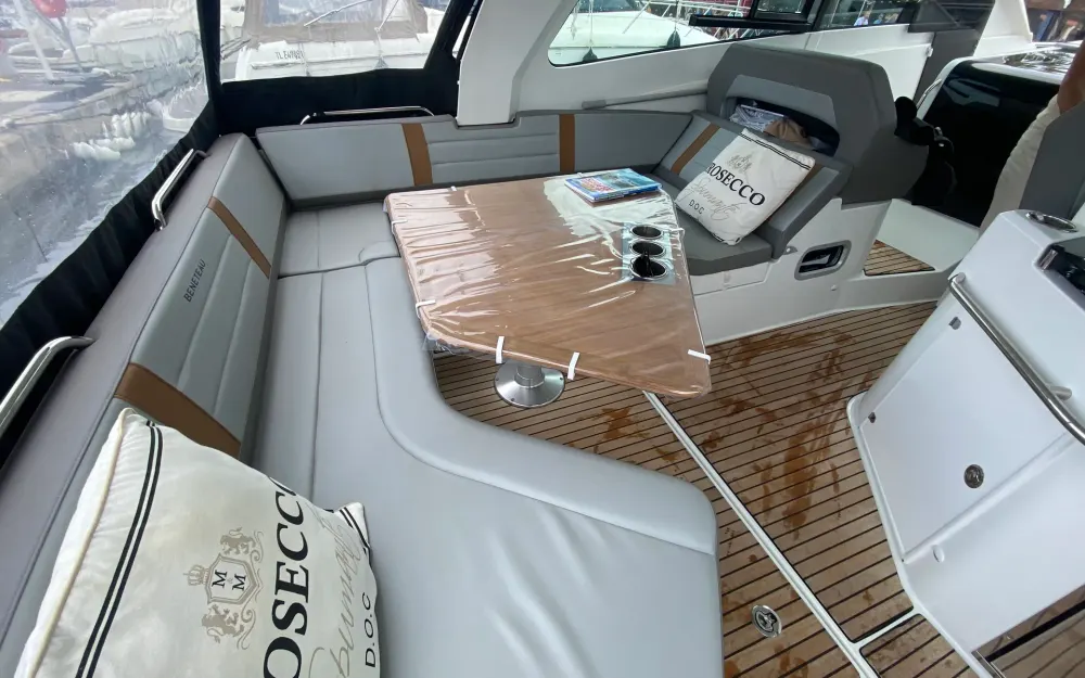 slider 28 Beneteau Gran Turismo 32
