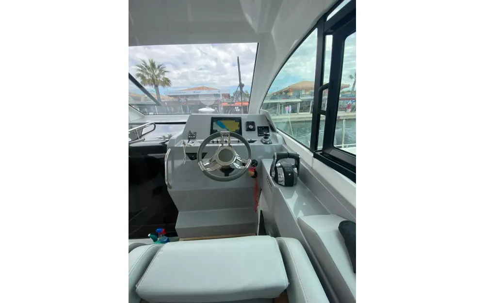 slider 33 Beneteau Gran Turismo 32