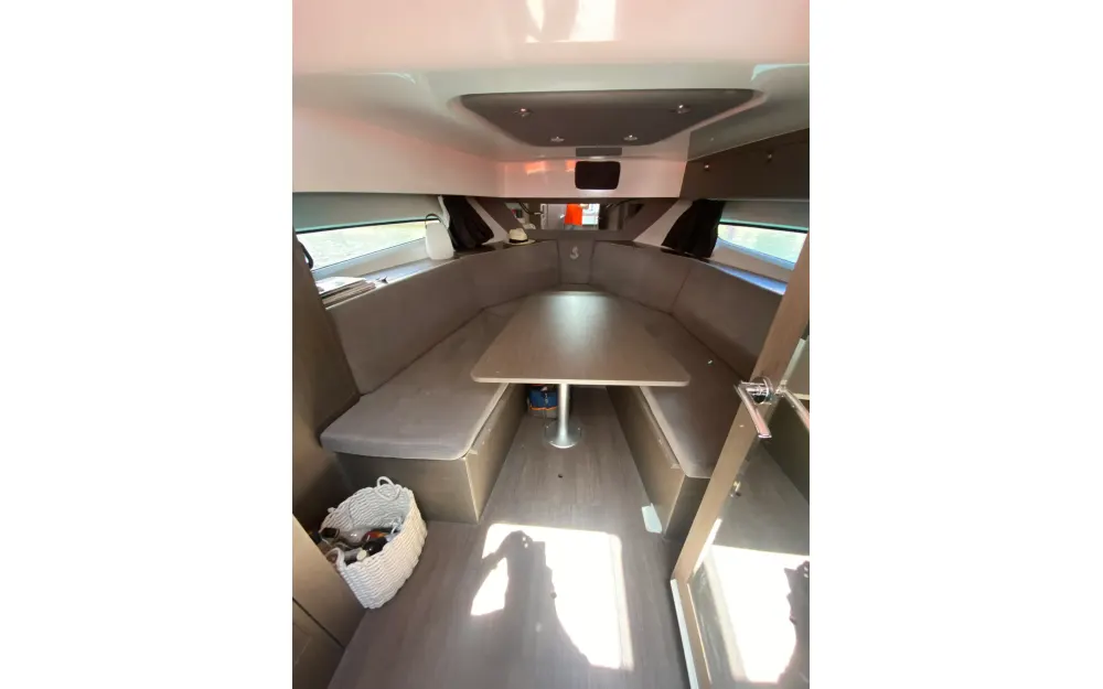 slider 40 Beneteau Gran Turismo 32