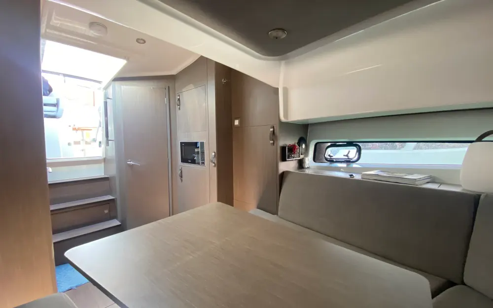 slider 48 Beneteau Gran Turismo 32