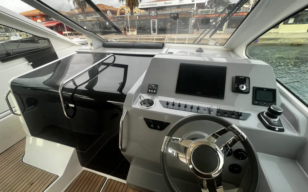 slider 6 Beneteau Gran Turismo 32