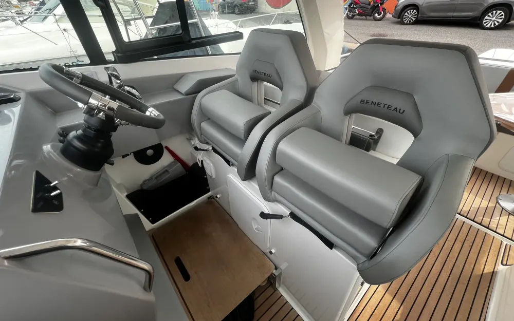 slider 7 Beneteau Gran Turismo 32