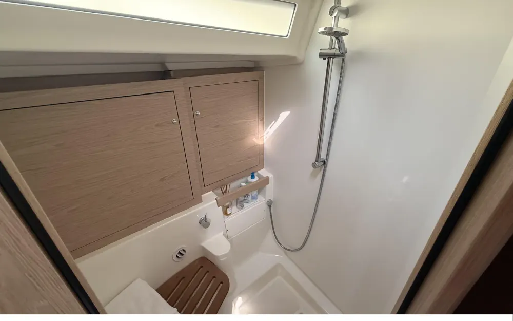 slider 9 Beneteau Oceanis 51.1