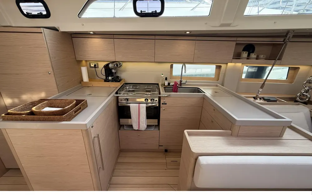 slider 12 Beneteau Oceanis 51.1