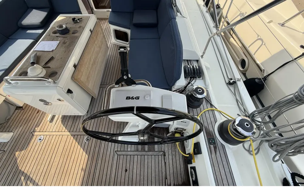 slider 21 Beneteau Oceanis 51.1