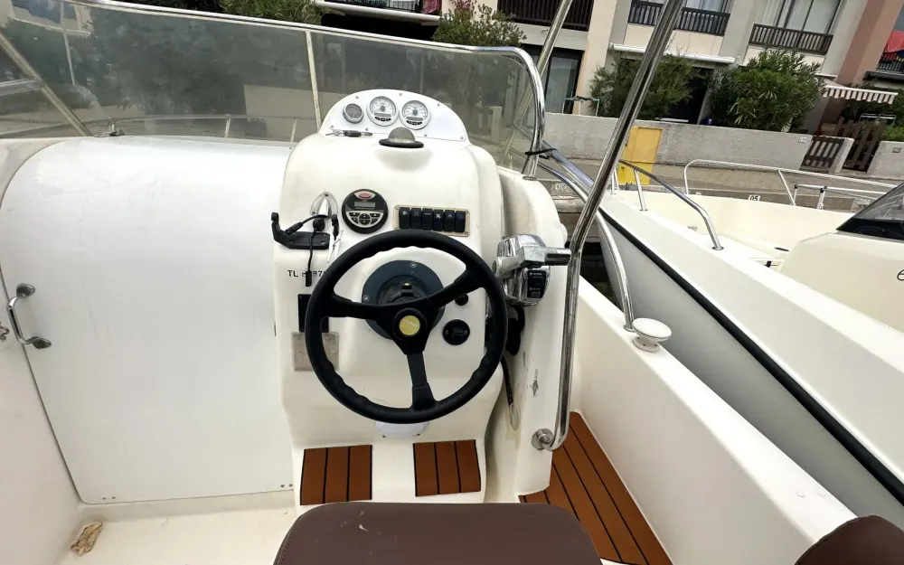 slider 5 Ultramar Winner 650