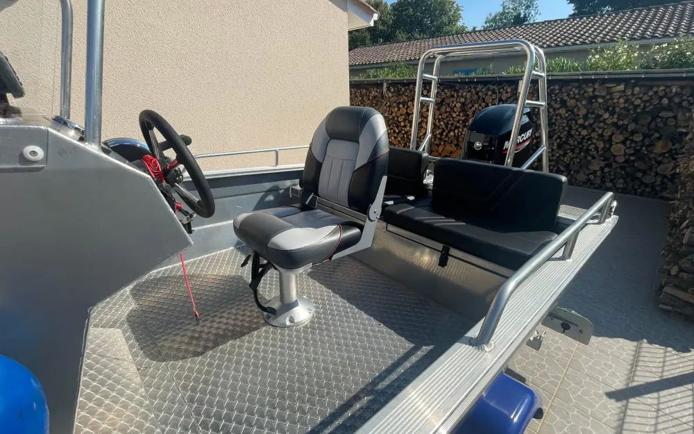 slider 4 UMS Tuna Boats UMS 485 CC