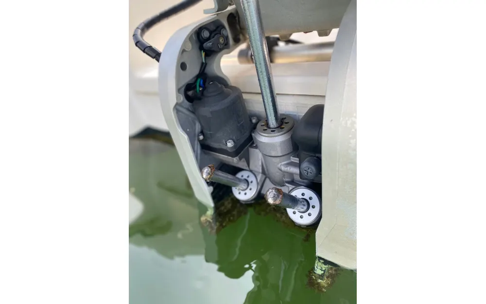 slider 19 Quicksilver Pilothouse 580