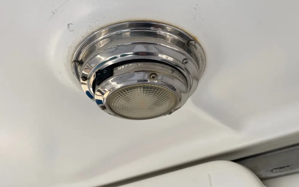 slider 8 Quicksilver Pilothouse 580