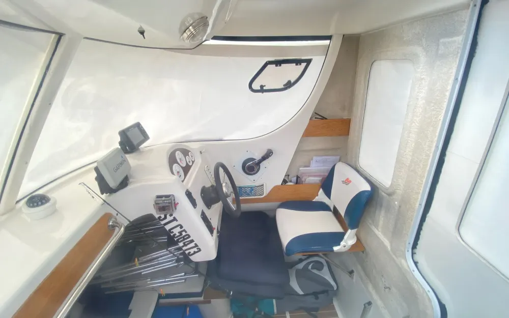 slider 7 Quicksilver Pilothouse 580
