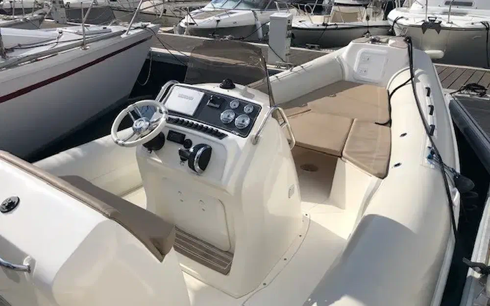 slider 13 Black Fin Elegance 8