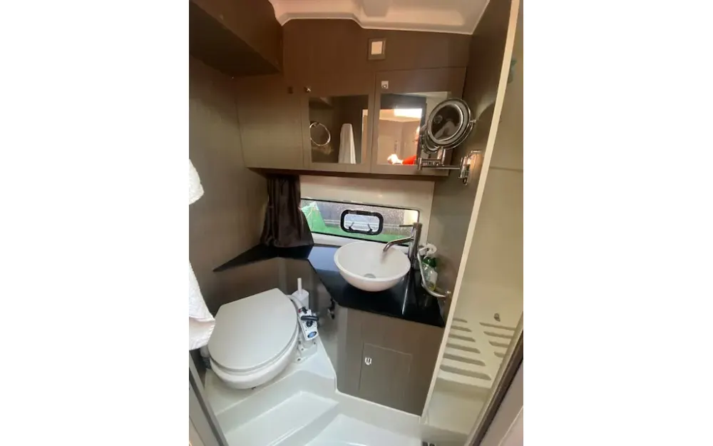 slider 14 Beneteau Gran Turismo 32