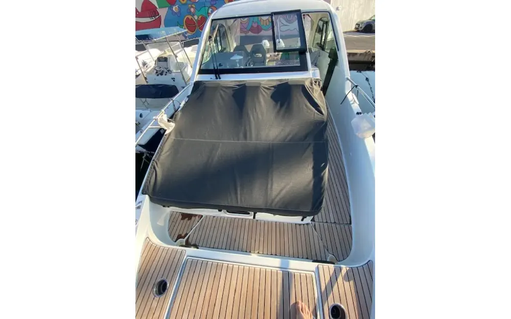 slider 17 Beneteau Gran Turismo 32