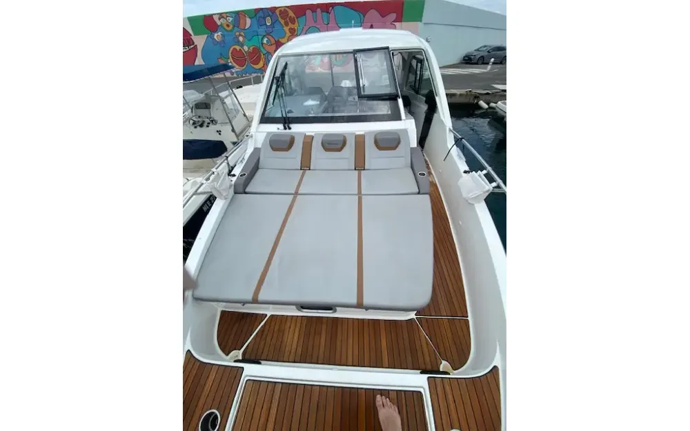 slider 18 Beneteau Gran Turismo 32