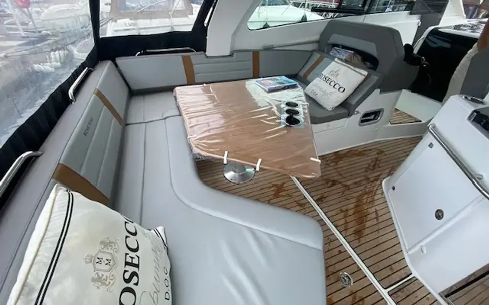 slider 3 Beneteau Gran Turismo 32