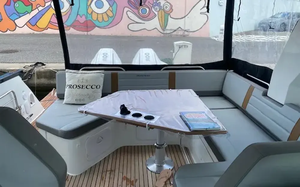 slider 5 Beneteau Gran Turismo 32