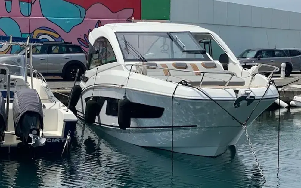 slider 6 Beneteau Gran Turismo 32