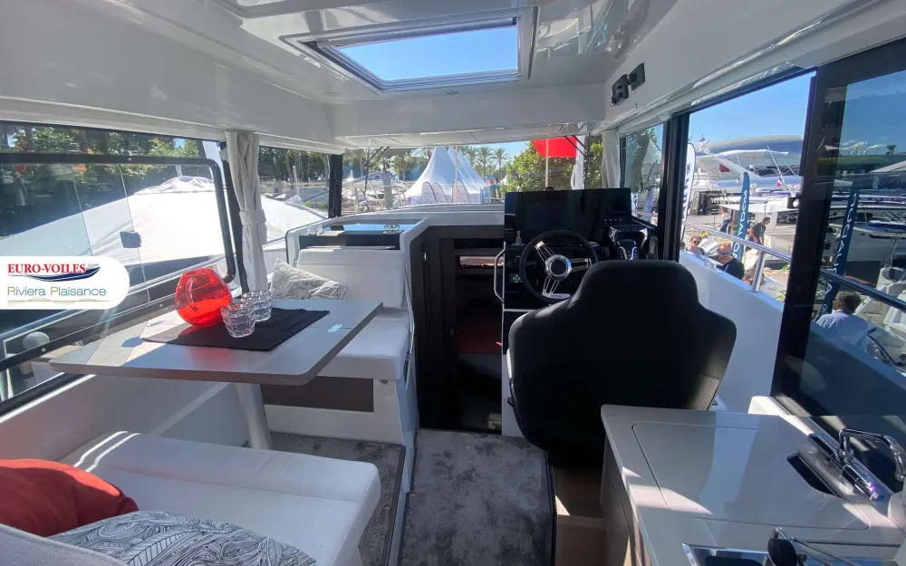 slider 5 Jeanneau Merry Fisher 895 Sport