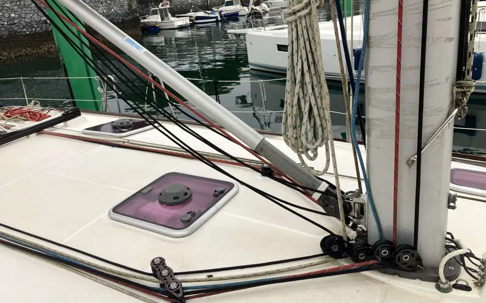 slider 12 Jeanneau Sun Odyssey 49 i