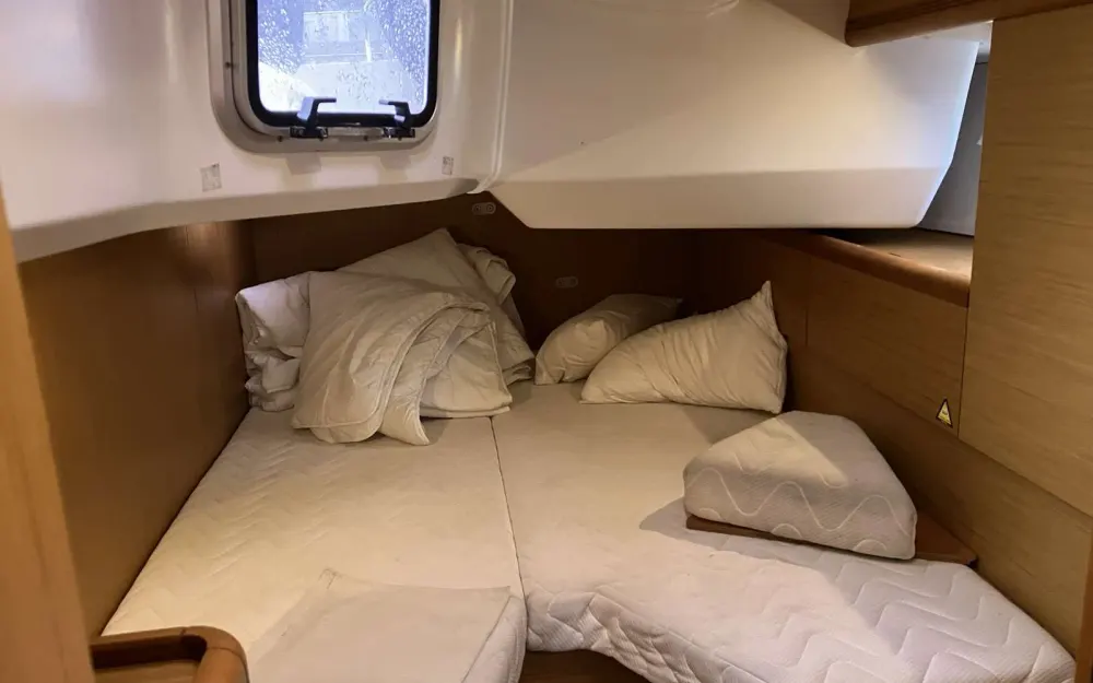 slider 68 Jeanneau Sun Odyssey 49 i